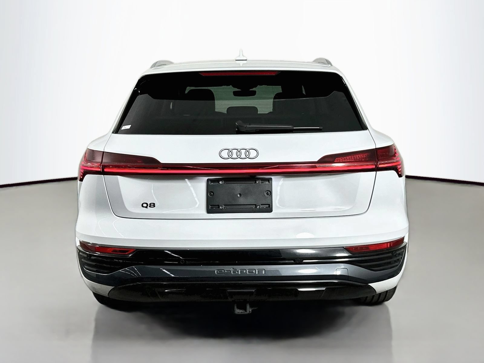 Used 2024 Audi Q8 e-tron Premium Plus AWD/4WD image 6