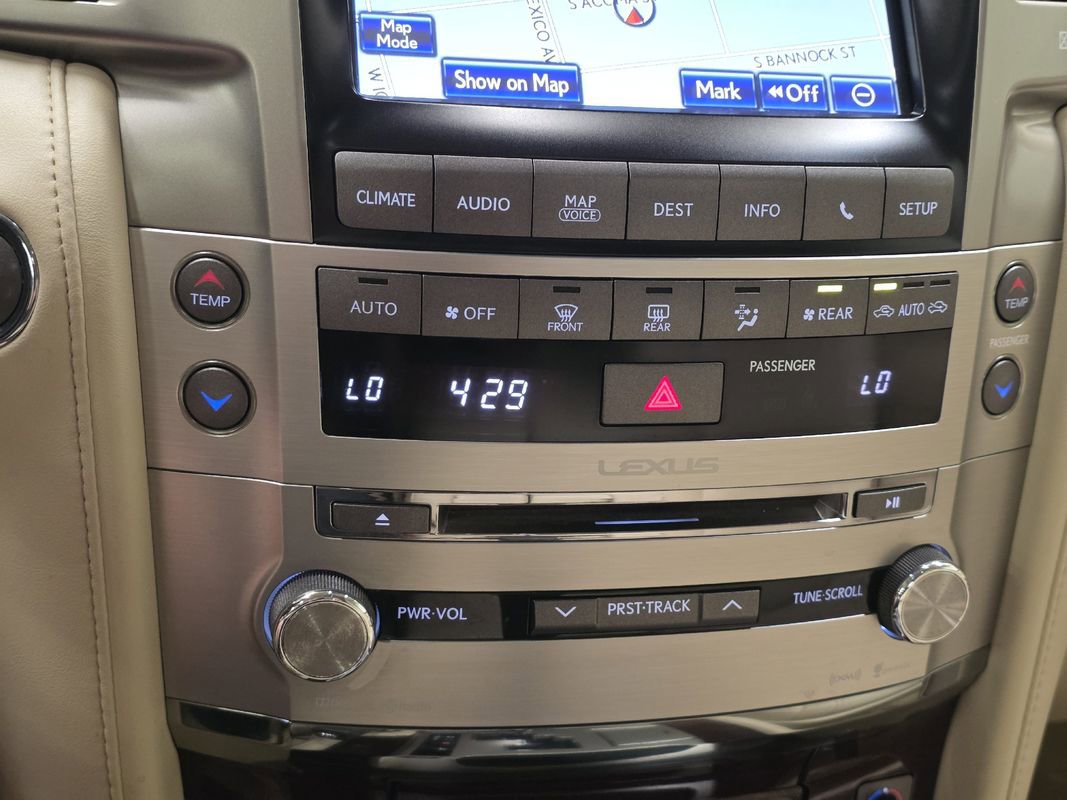 Used 2015 Lexus LX 570 4WD image 40