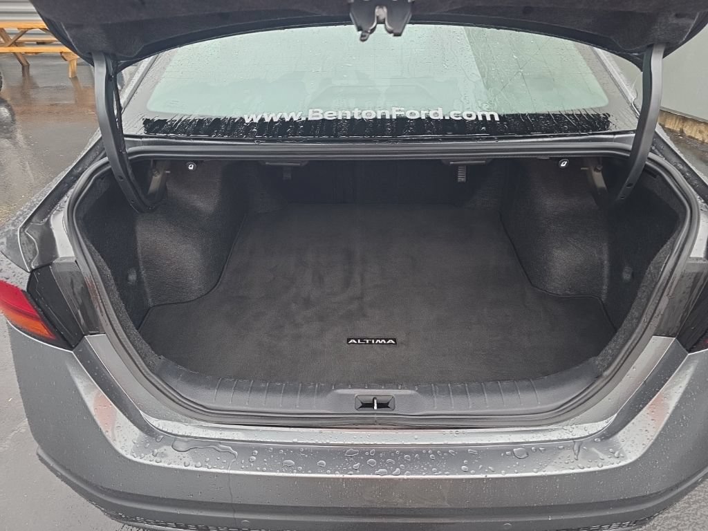 Used 2025 Nissan Altima 2.5 SV FWD image 7