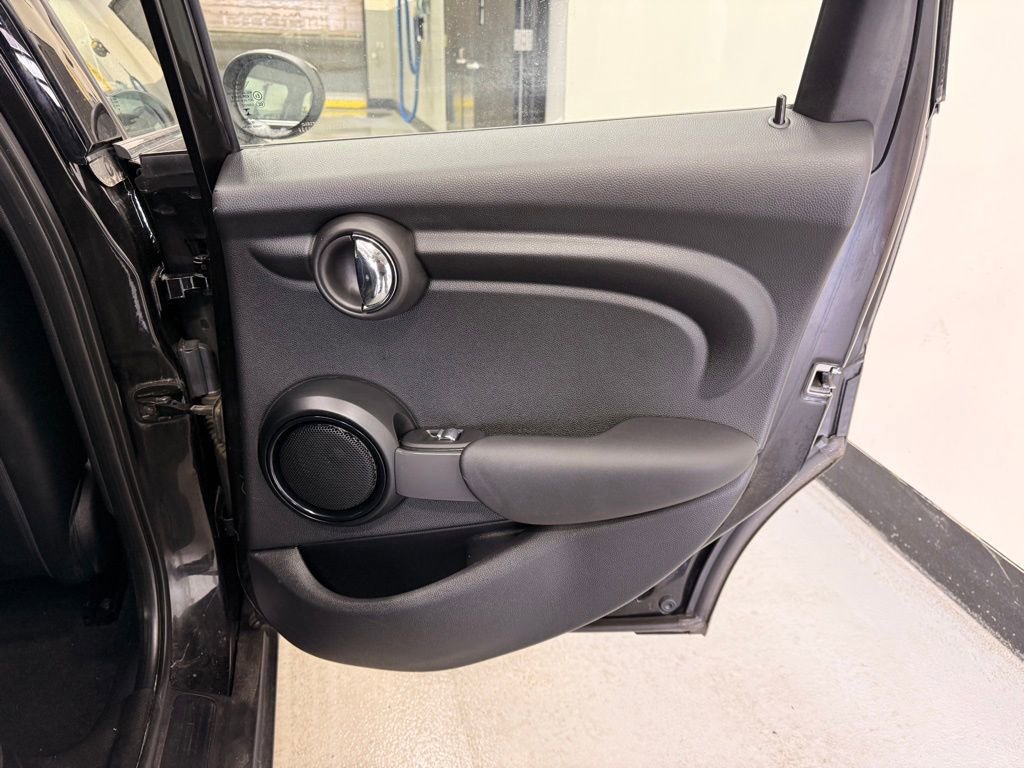 Used 2022 MINI Cooper 4-Door Hardtop w/ Storage Package image 25