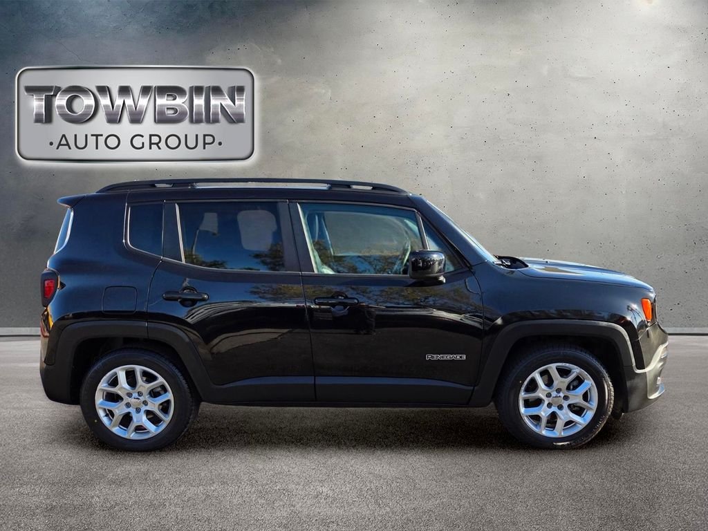Used 2015 Jeep Renegade Latitude w/ Popular Equipment Group FWD image 3