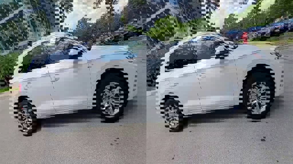 Used 2022 Audi Q5 2.0T Premium w/ Convenience Package image 9