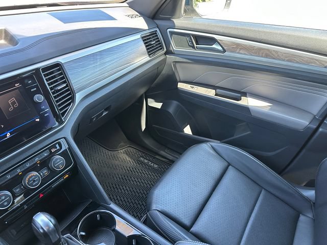 Used 2022 Volkswagen Atlas Cross Sport SE w/ Black Wheel Package AWD/4WD image 30