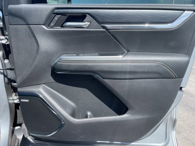 Used 2025 GMC Acadia Elevation image 14