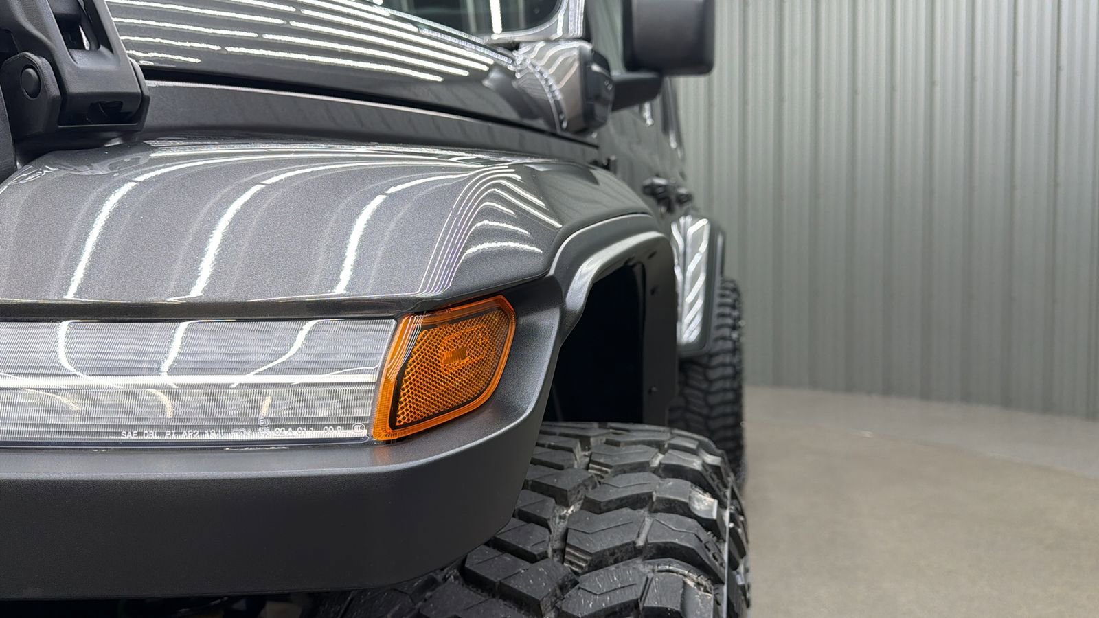 Used 2025 Jeep Wrangler Unlimited Sahara w/ Safety Group AWD/4WD image 13