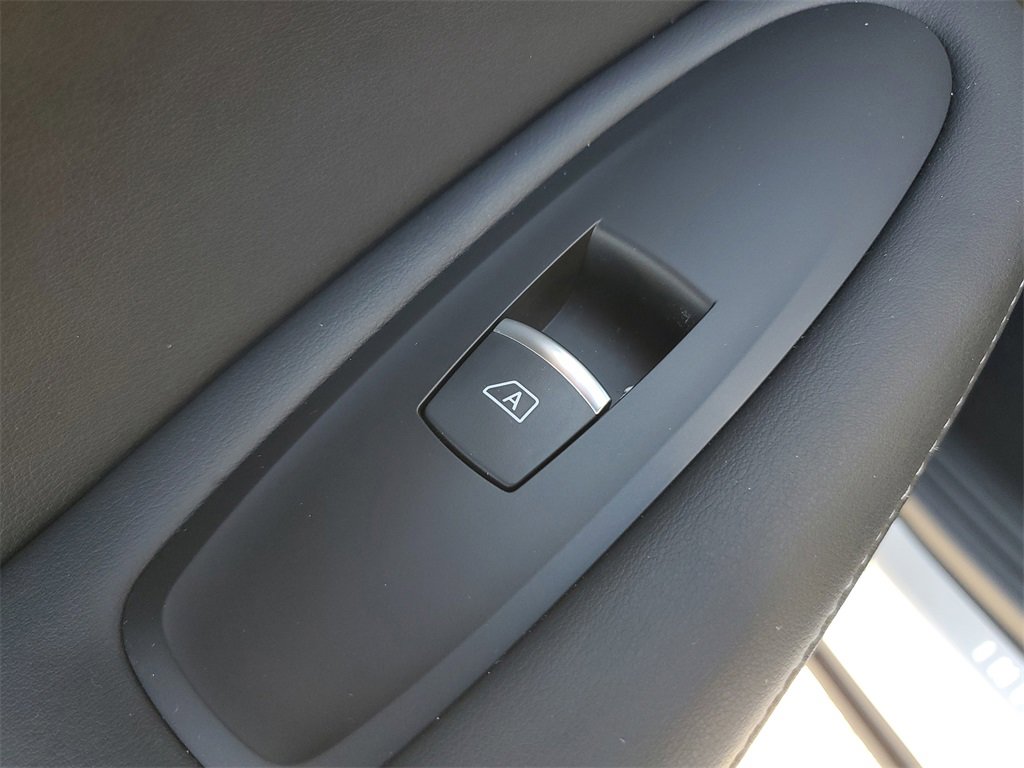 Used 2025 INFINITI QX50 Luxe image 18