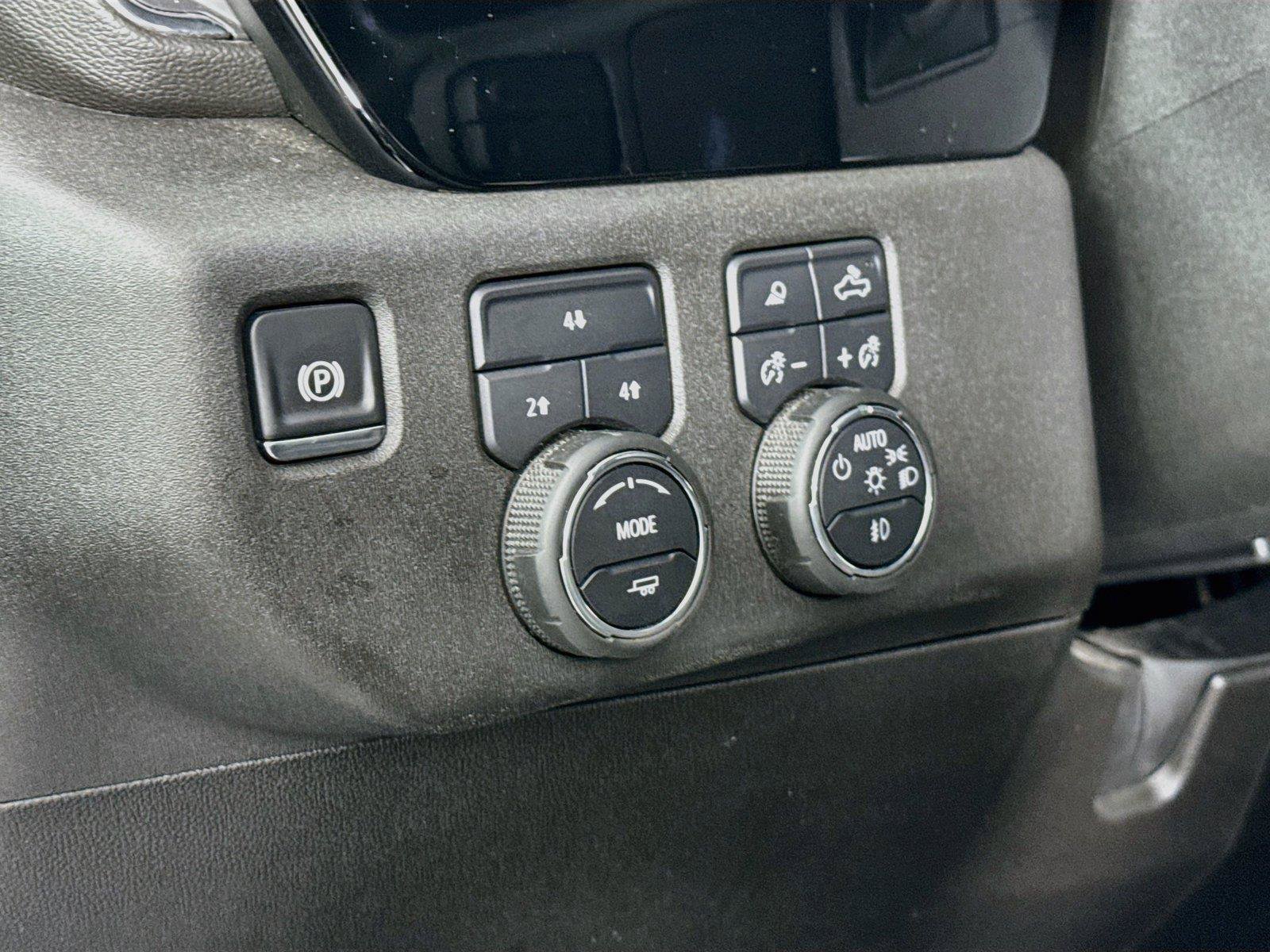 Used 2025 Chevrolet Silverado 3500 LT w/ Safety Package AWD/4WD image 16
