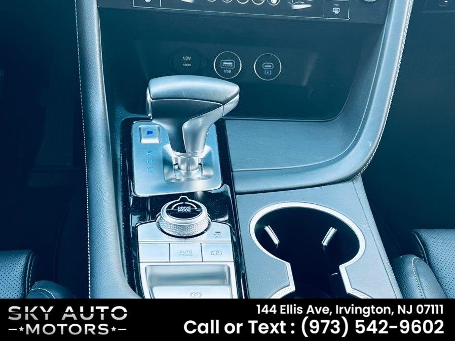 Used 2025 Genesis G70 2.5T AWD/4WD image 16