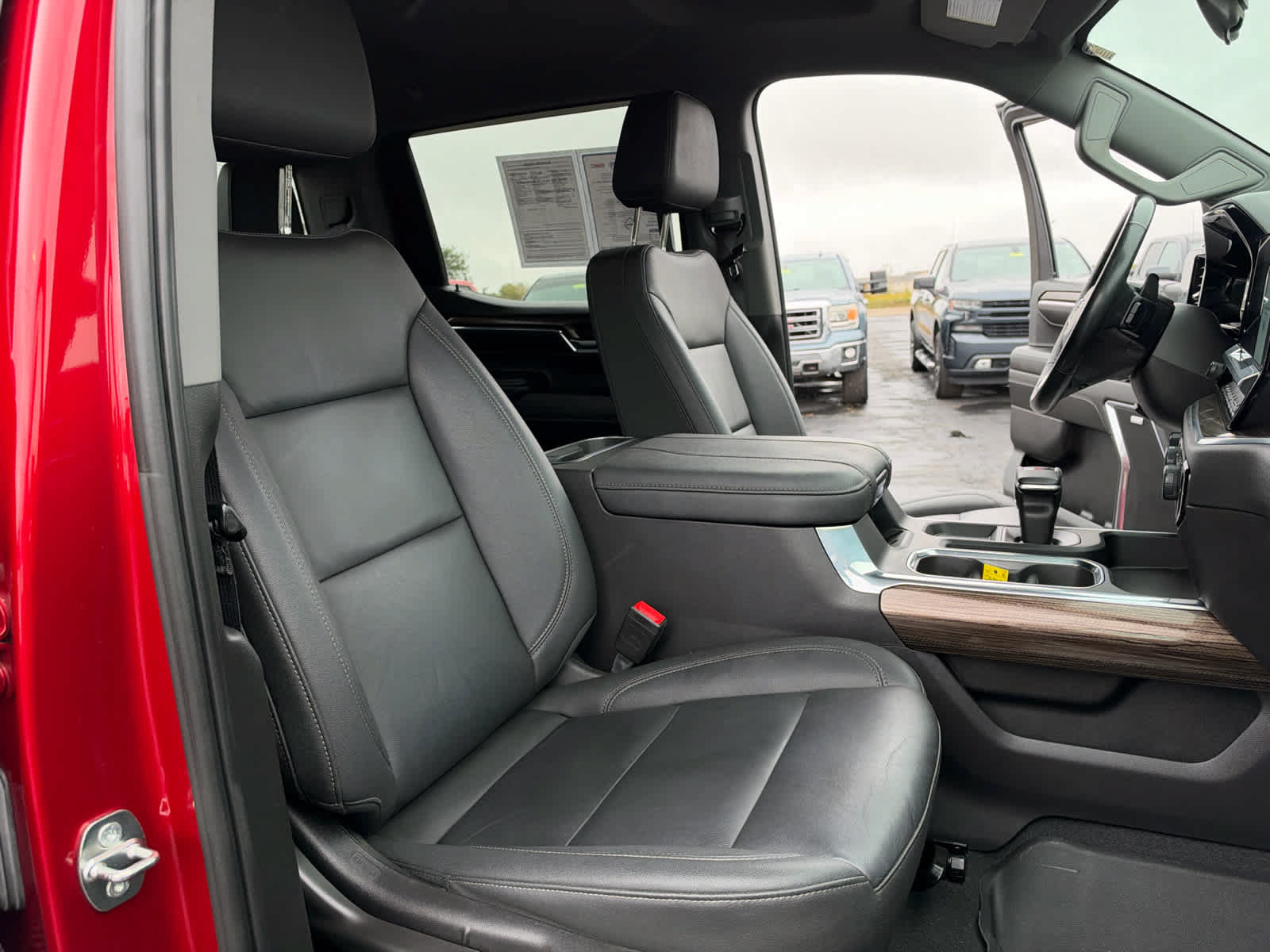 Certified 2024 Chevrolet Silverado 1500 LT Trail Boss w/ Convenience Package II AWD/4WD image 25