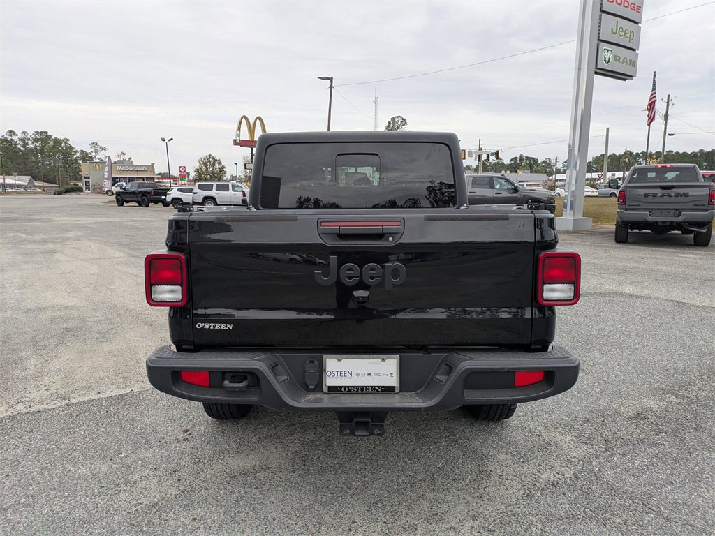 Used 2022 Jeep Gladiator Sport image 5