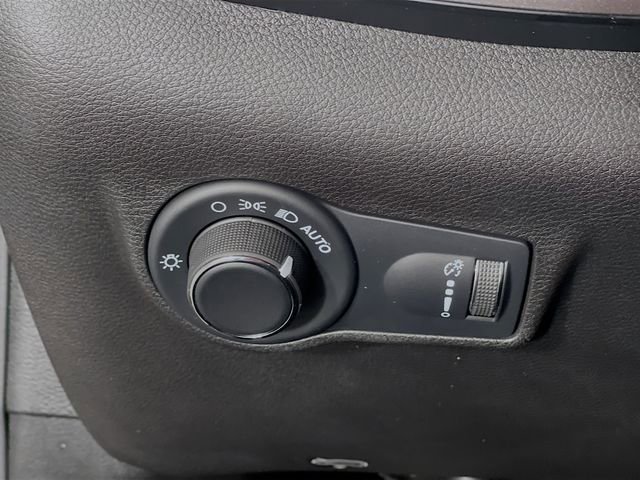 Used 2023 Jeep Compass Sport AWD/4WD image 11