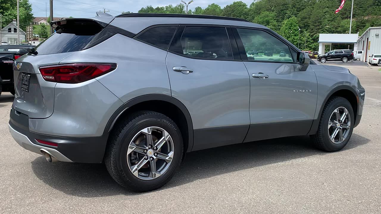 Used 2023 Chevrolet Blazer LT w/ Convenience Package FWD image 6