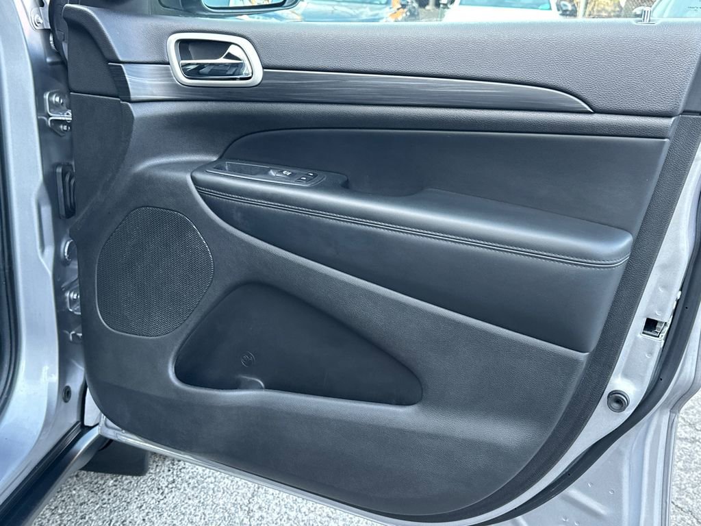 Used 2020 Jeep Grand Cherokee Laredo w/ Quick Order Package 2BN North image 14