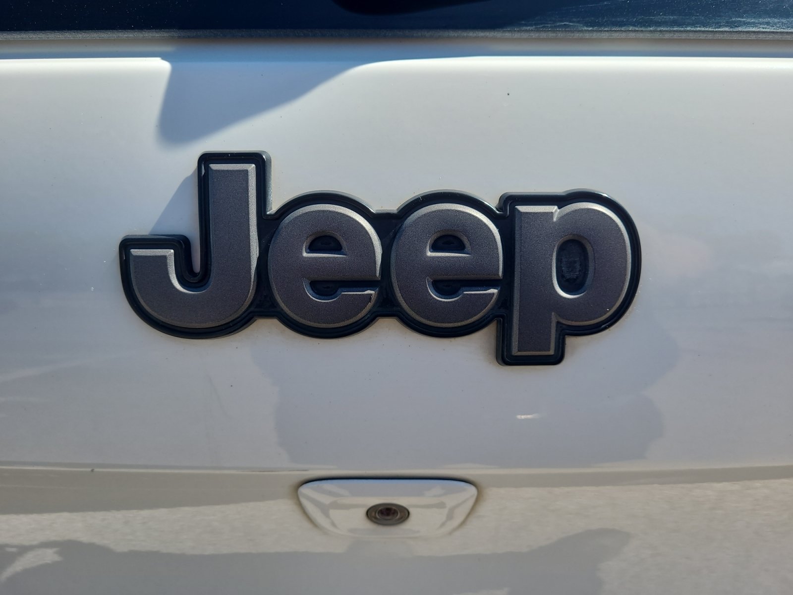Used 2015 Jeep Cherokee Trailhawk AWD/4WD image 26