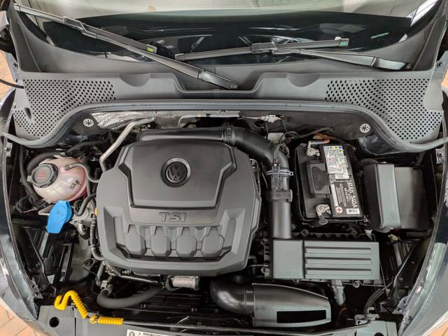 Used 2019 Volkswagen Beetle 2.0T SE image 25