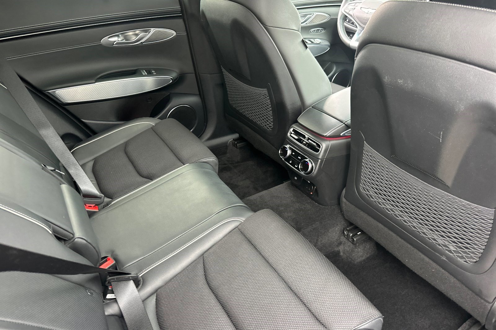 Used 2023 Genesis GV70 2.5T w/ Sport Prestige Package AWD/4WD image 31