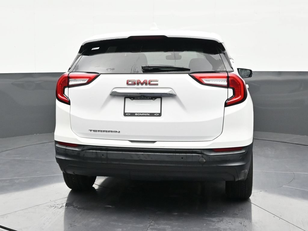 Used 2022 GMC Terrain SLE FWD image 4