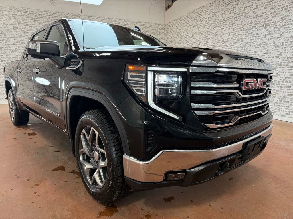 Used 2022 GMC Sierra 1500 SLT w/ SLT Convenience Package image 9