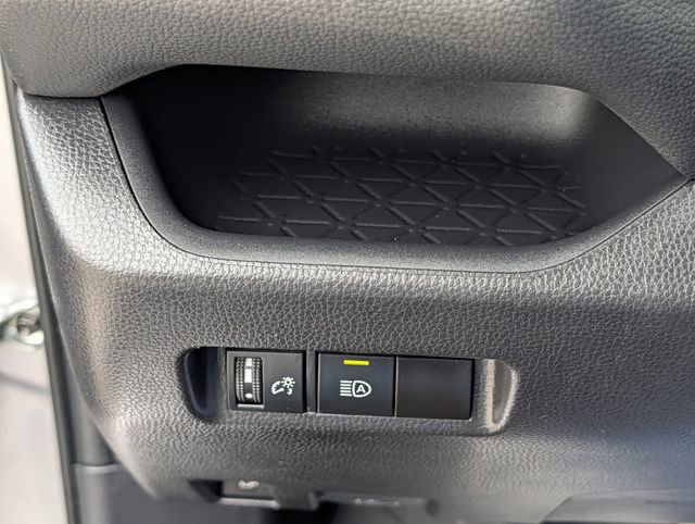 Used 2025 Toyota RAV4 XLE image 23