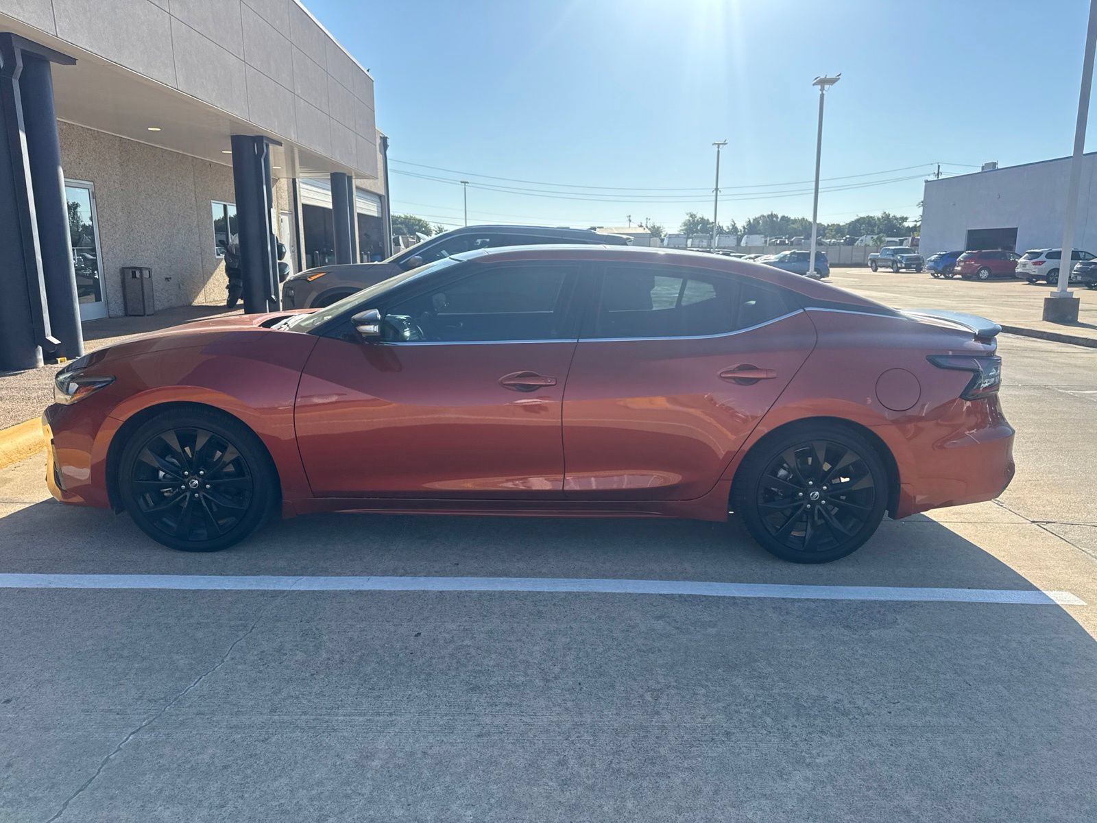 Used 2022 Nissan Maxima SR w/ Sport Mat Group FWD image 4