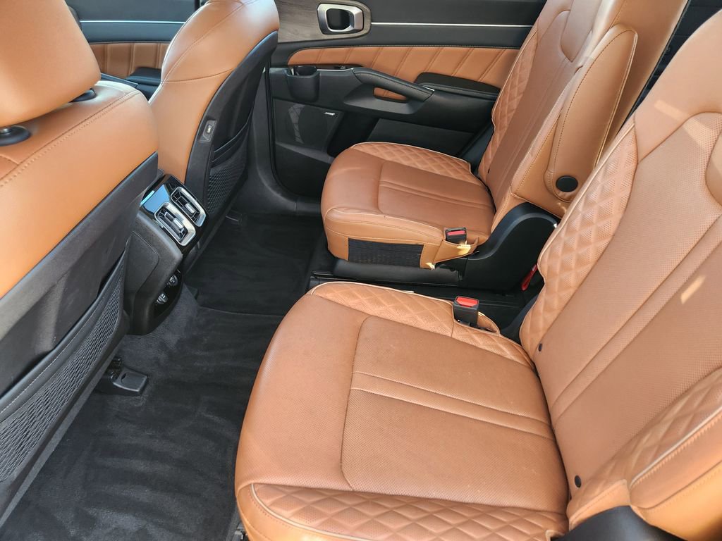 Used 2021 Kia Sorento SX Prestige image 18