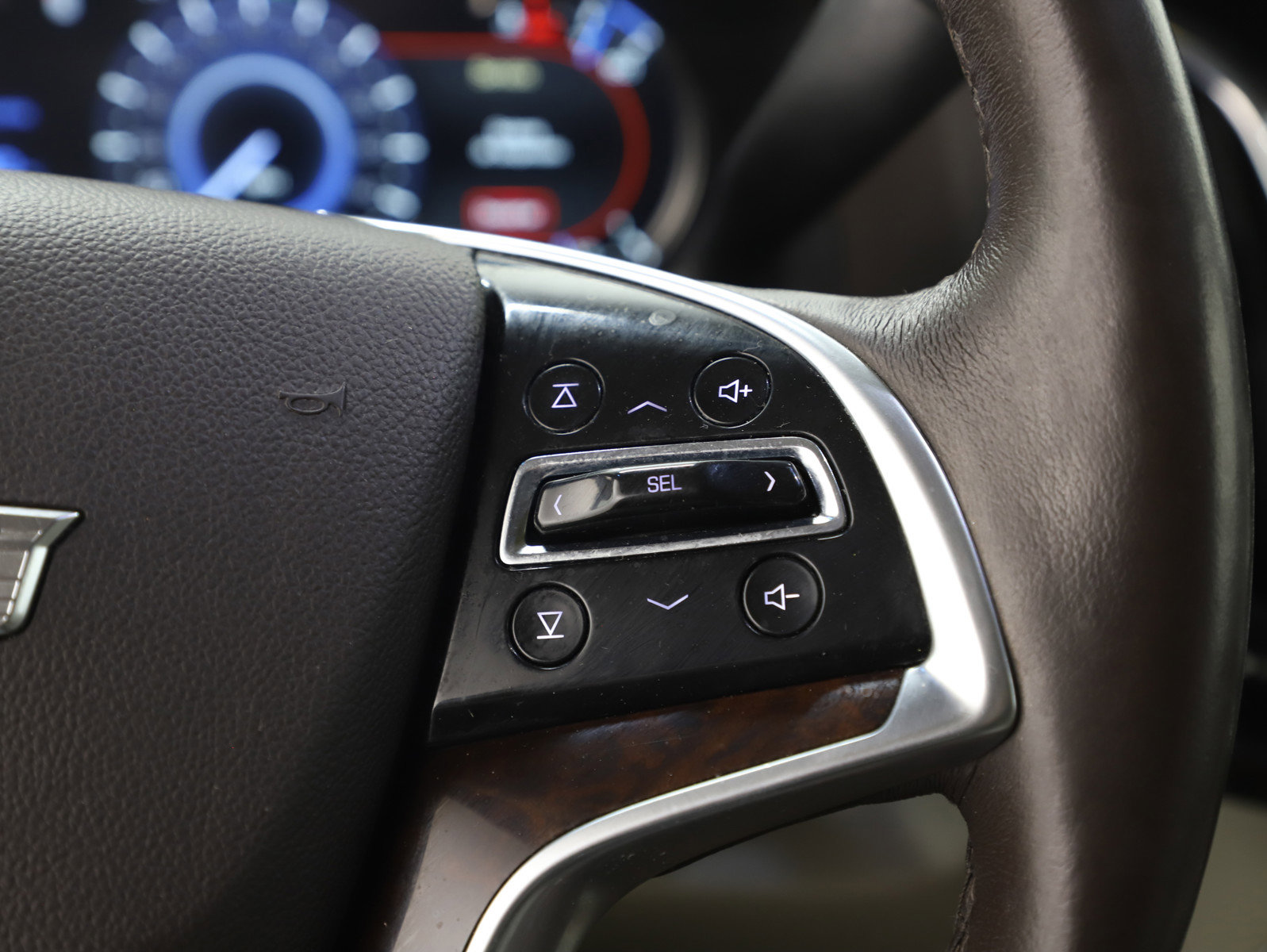 Used 2016 Cadillac Escalade Luxury image 35