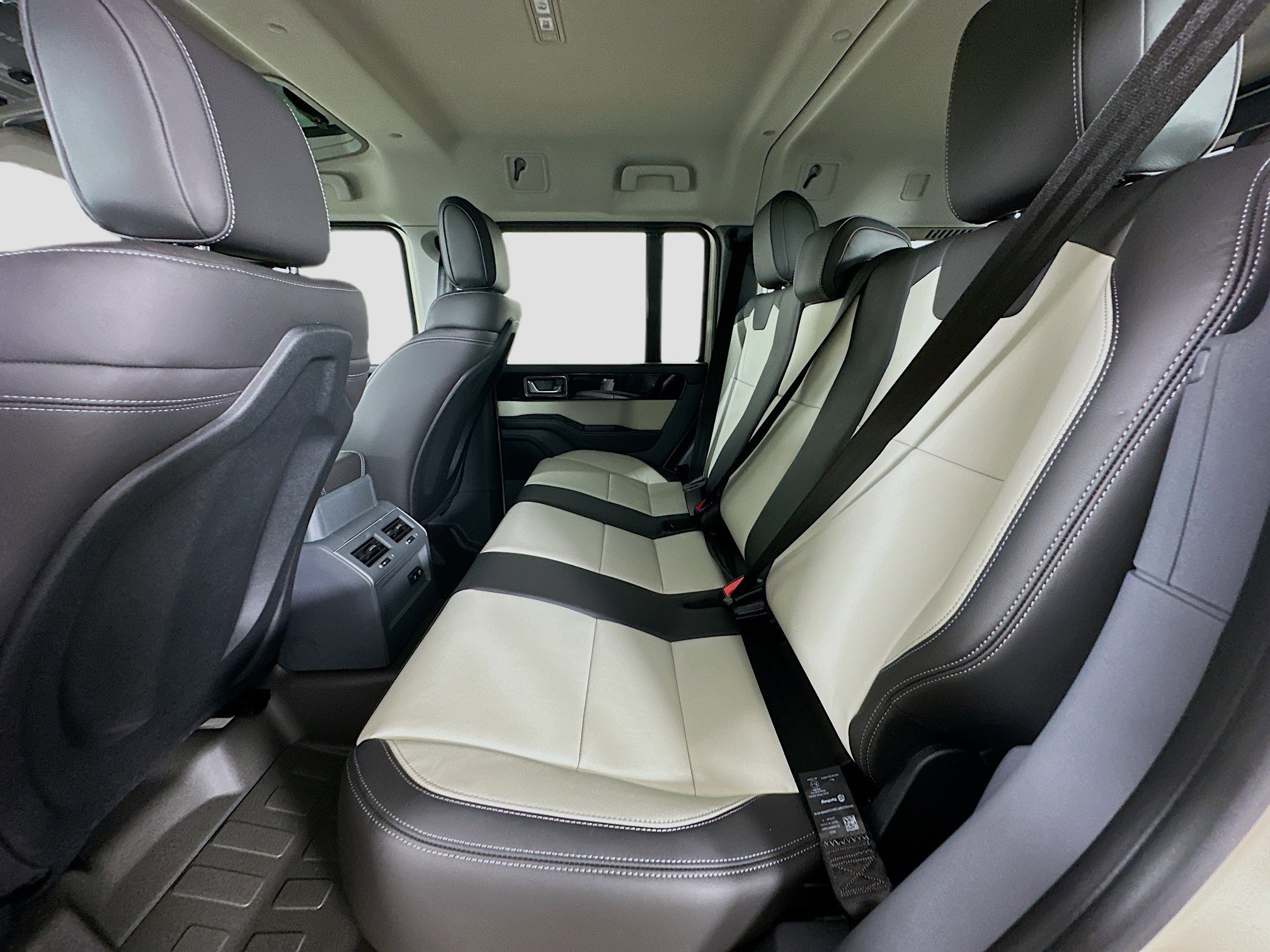 New 2025 INEOS Grenadier Fieldmaster Edition image 38