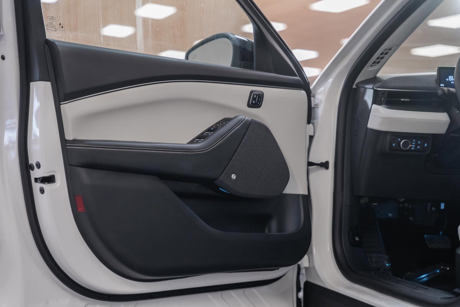 Certified 2025 Ford Mustang Mach-E Premium image 41