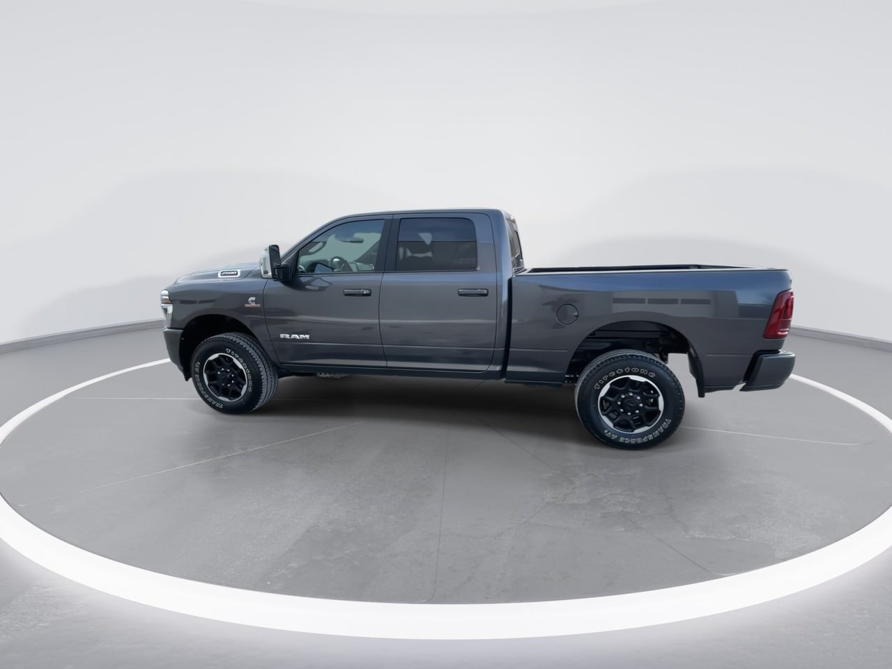 Used 2026 RAM 2500 Laramie AWD/4WD image 12