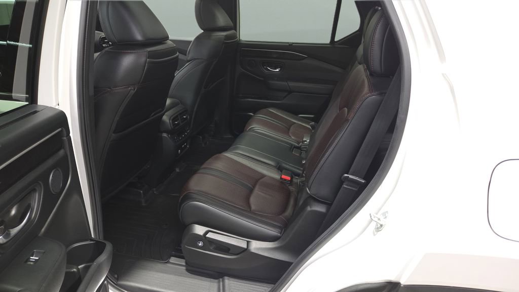 Used 2023 Honda Pilot Elite image 21