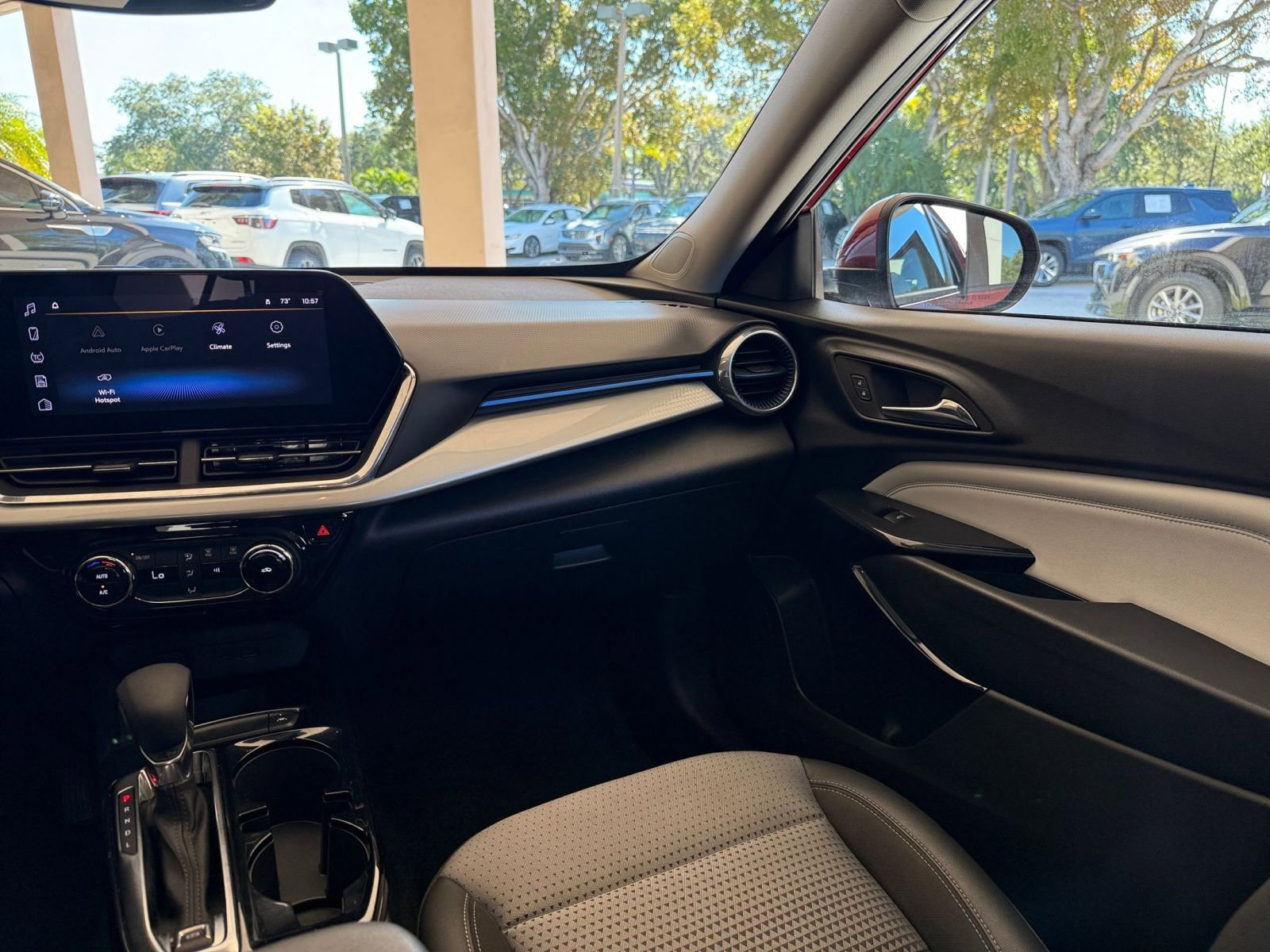 Used 2025 Chevrolet Trax LT image 29