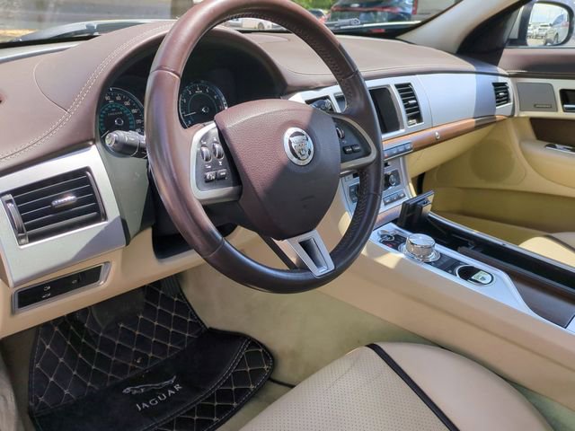 Used 2013 Jaguar XF 3.0 image 13