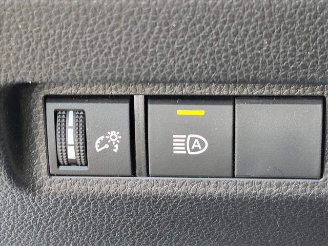 Used 2024 Toyota RAV4 SE AWD/4WD image 11