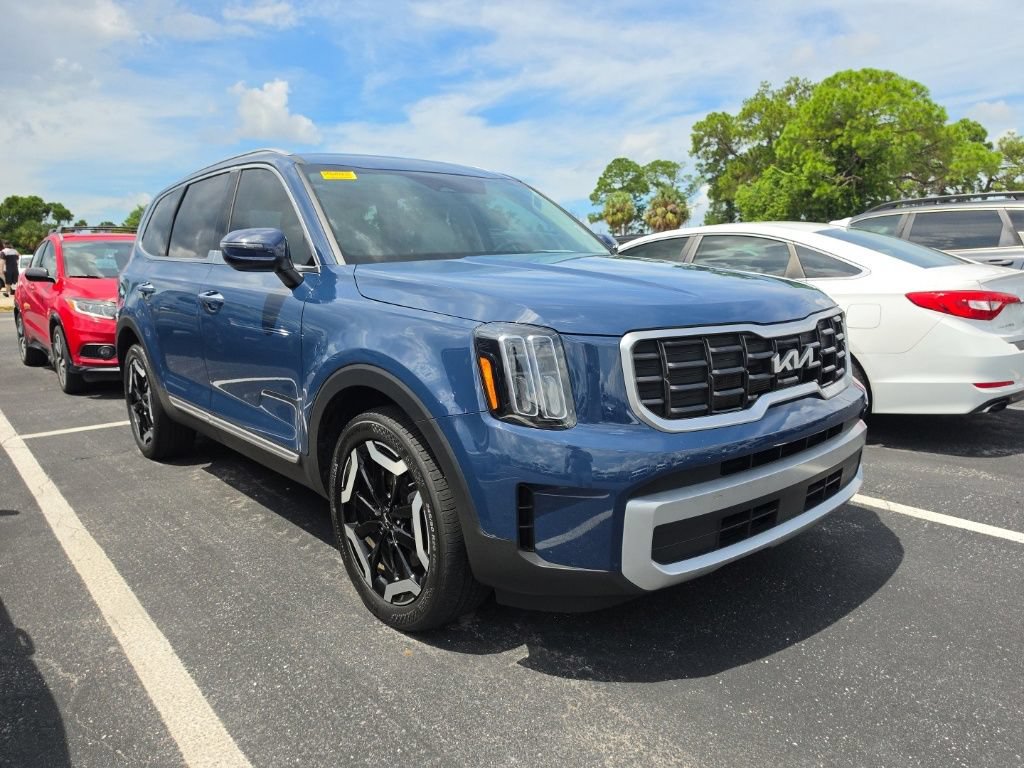 Certified 2024 Kia Telluride S w/ S Sunroof Package