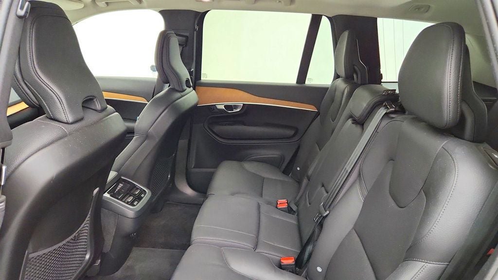 Used 2023 Volvo XC90 B5 Plus AWD/4WD image 21
