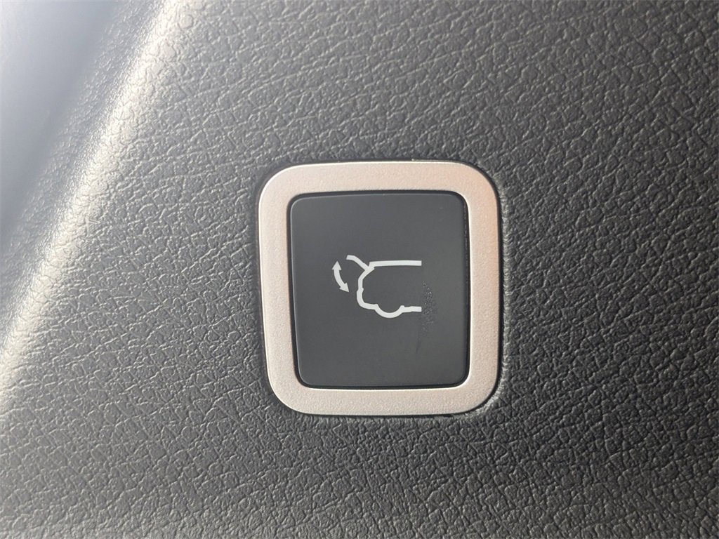 New 2026 Chrysler Pacifica Limited w/ S Appearance Package image 14