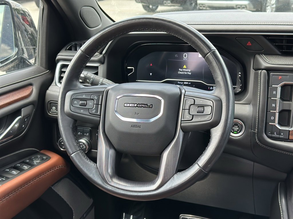Used 2023 GMC Yukon XL Denali Ultimate image 13