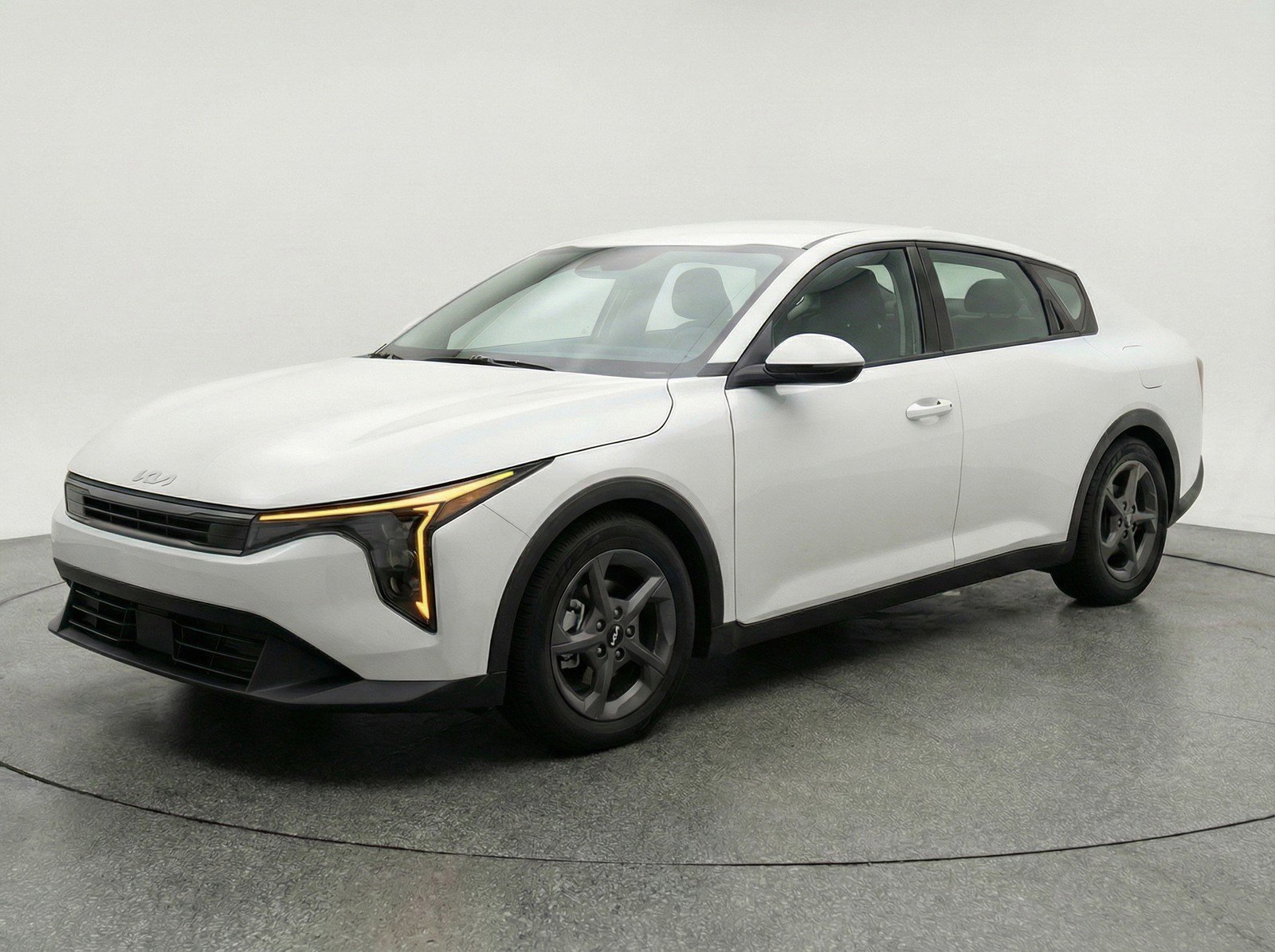 Used 2025 Kia K4 LXS image 3