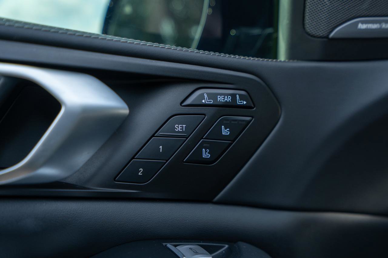 Used 2023 BMW X7 M60i image 17