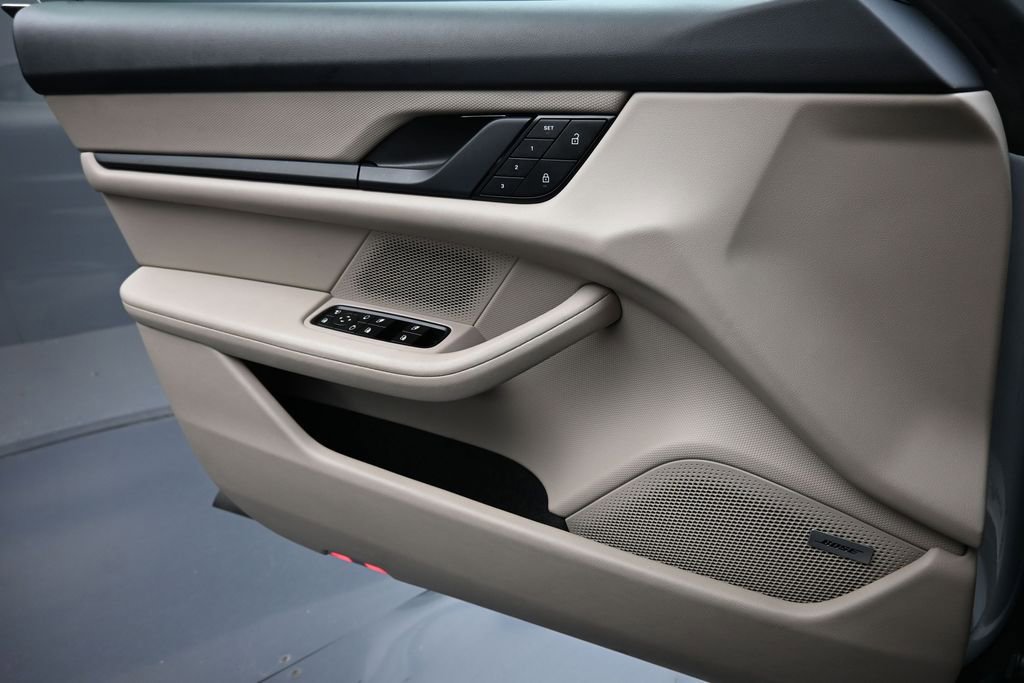 Certified 2024 Porsche Taycan 4S AWD/4WD image 22