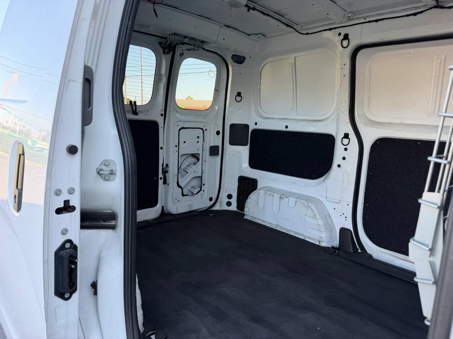 Used 2020 Nissan NV200 SV w/ Back Door Glass Package FWD image 16