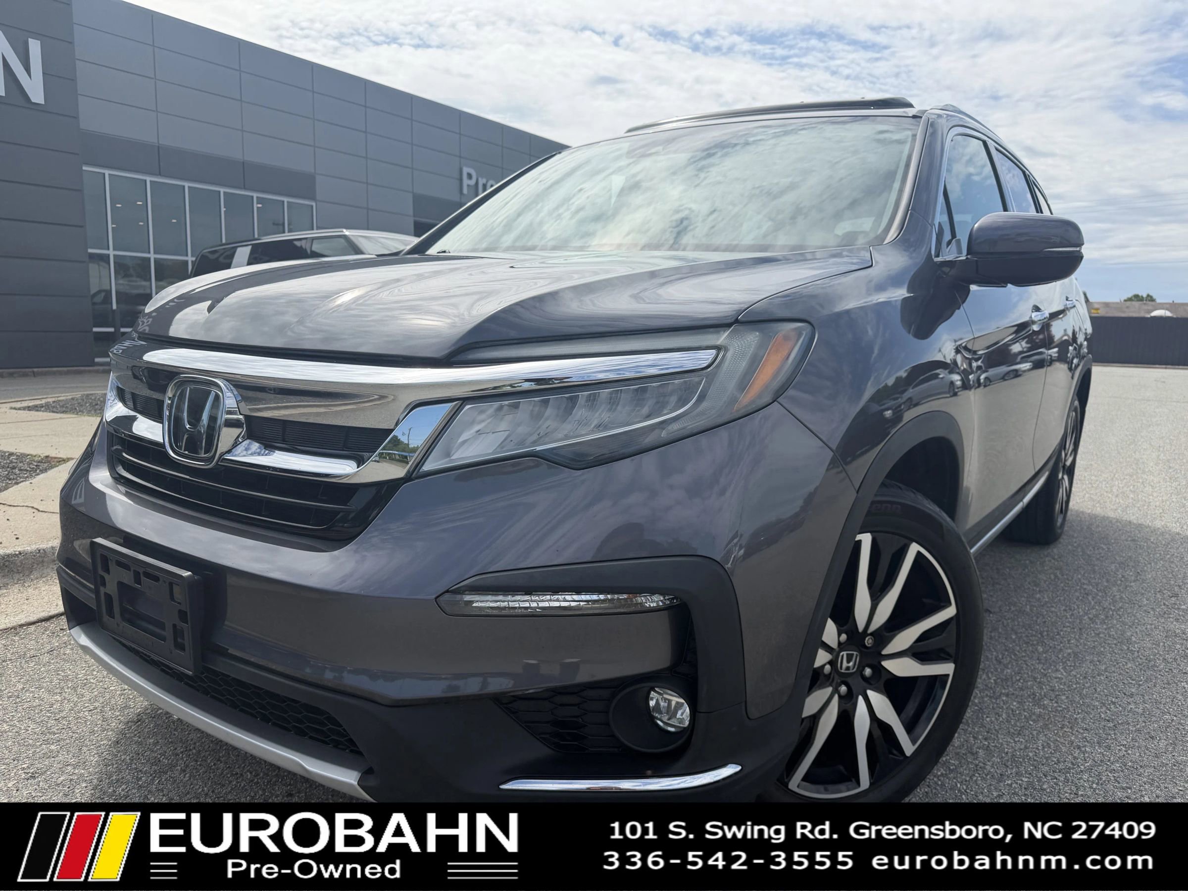 Used 2019 Honda Pilot Touring image 1