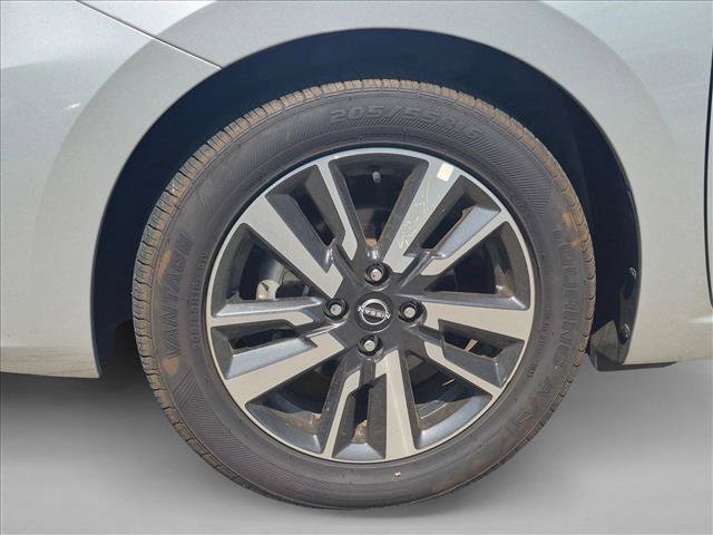 Used 2025 Nissan Versa SV FWD image 10