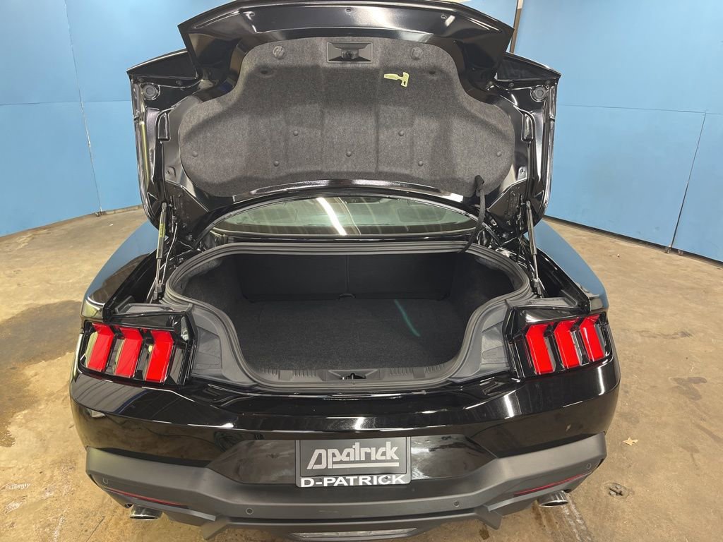 Used 2025 Ford Mustang Coupe image 18
