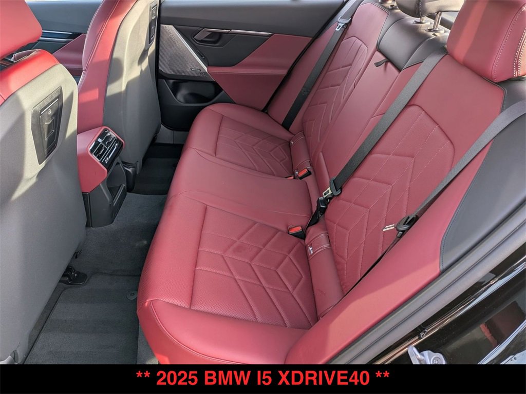 Used 2025 BMW i5 xDrive40 w/ Premium Package image 27
