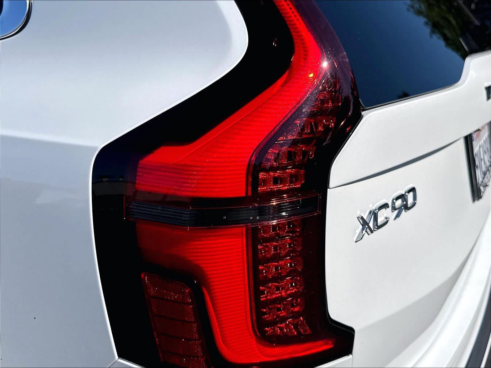 Used 2026 Volvo XC90 B5 Plus w/ Protection Package AWD/4WD image 33