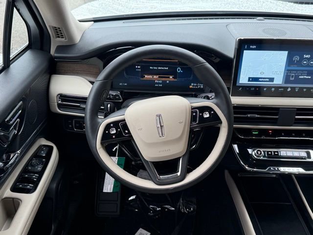 New 2025 Lincoln Corsair FWD w/ Equipment Group 101A image 6