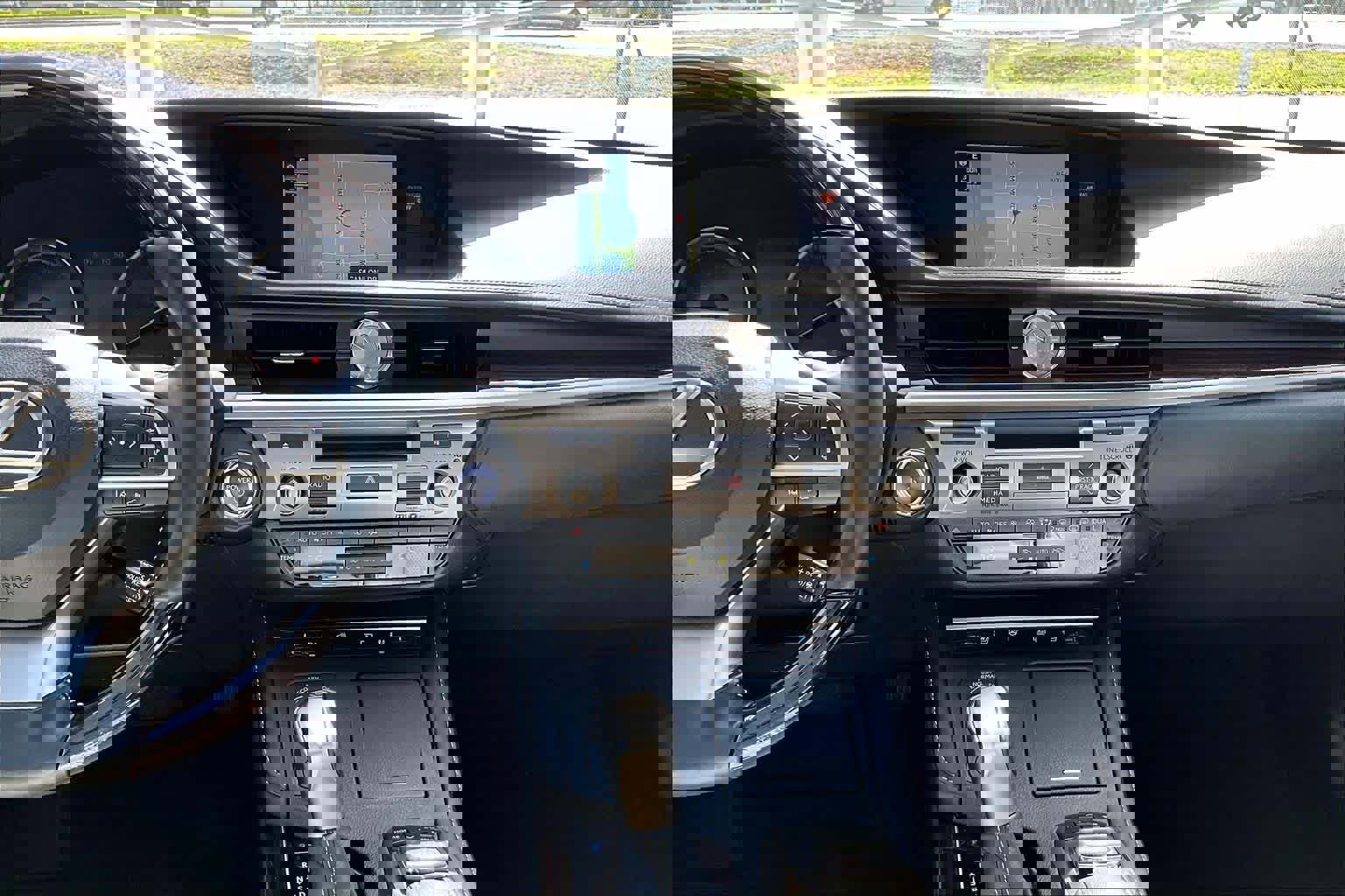 Used 2017 Lexus ES 300h image 7