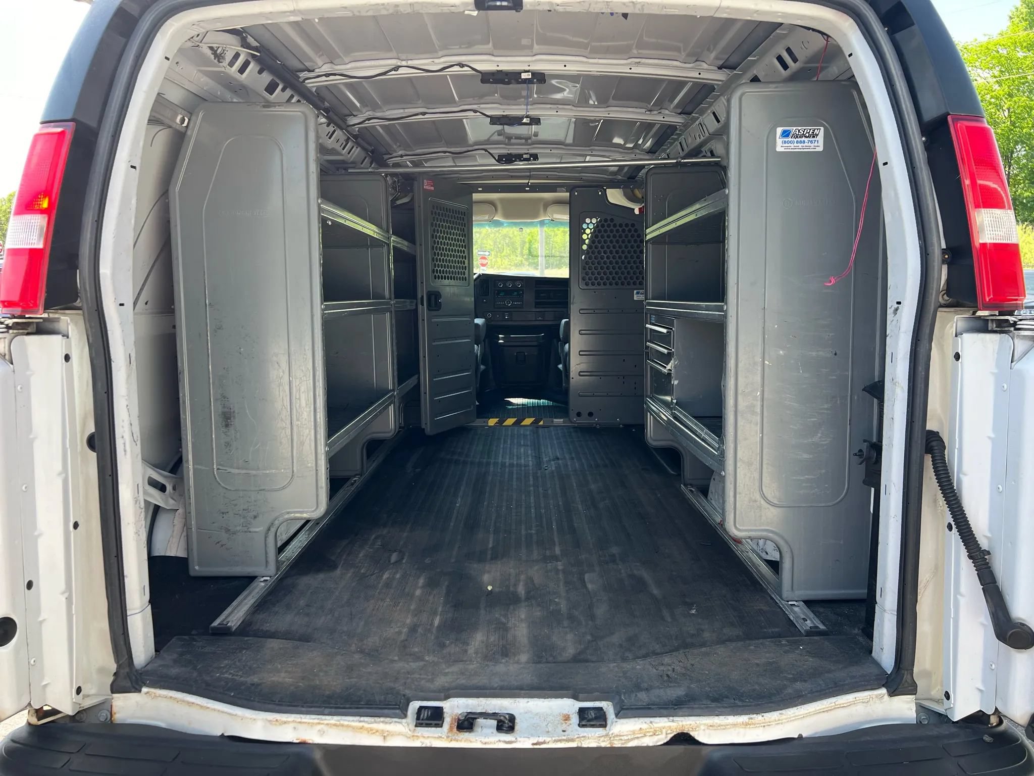 Used 2015 Chevrolet Express 2500 RWD image 22