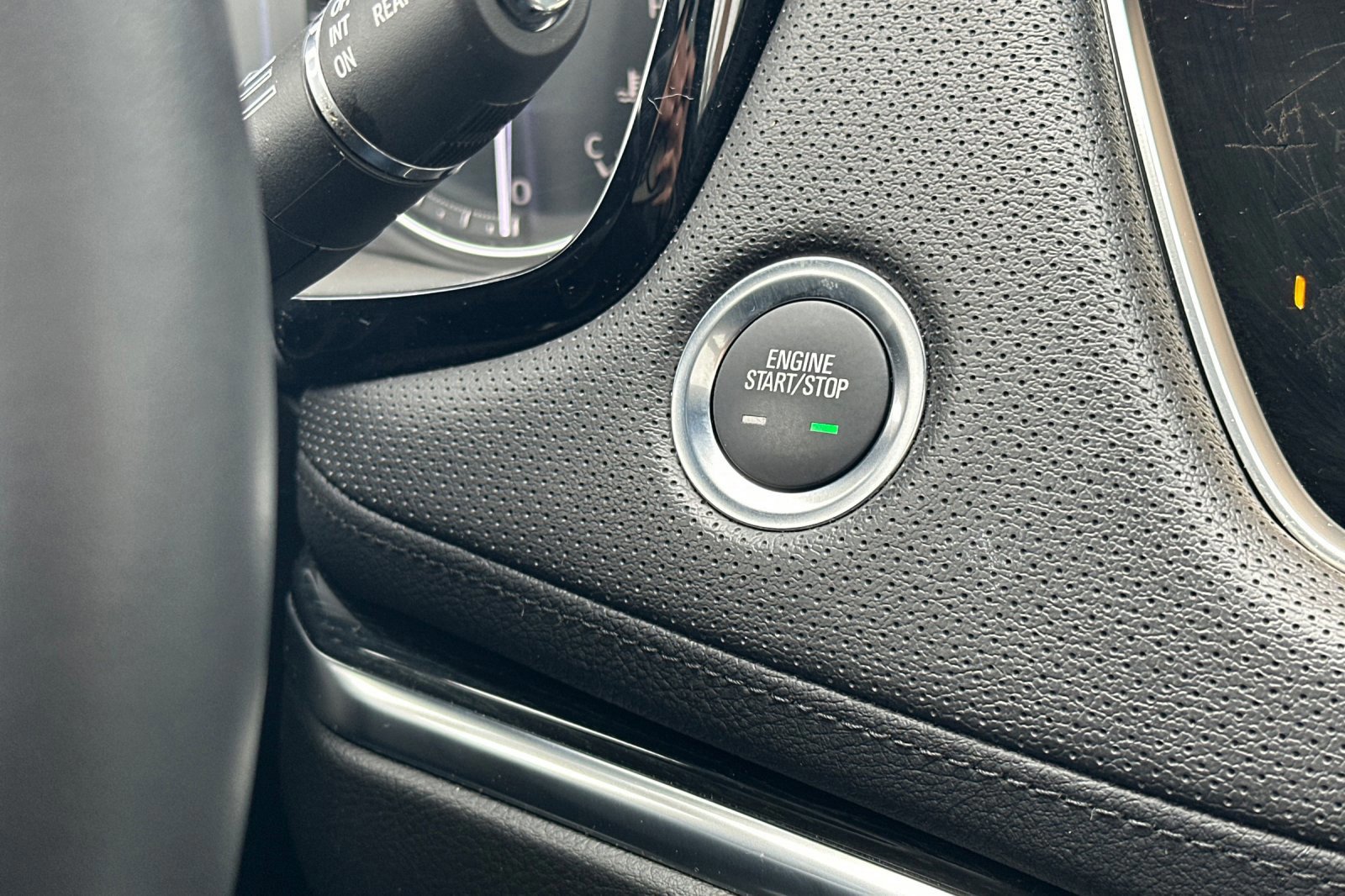 Certified 2025 Cadillac XT5 Premium Luxury image 23